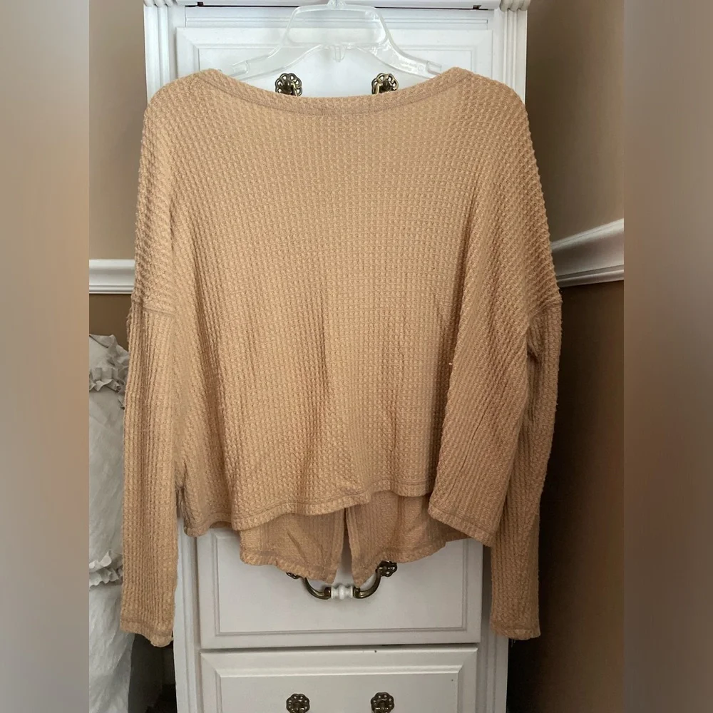 American Eagle Outfitters Tan Button-Up Shirt - Picture 4 of 4